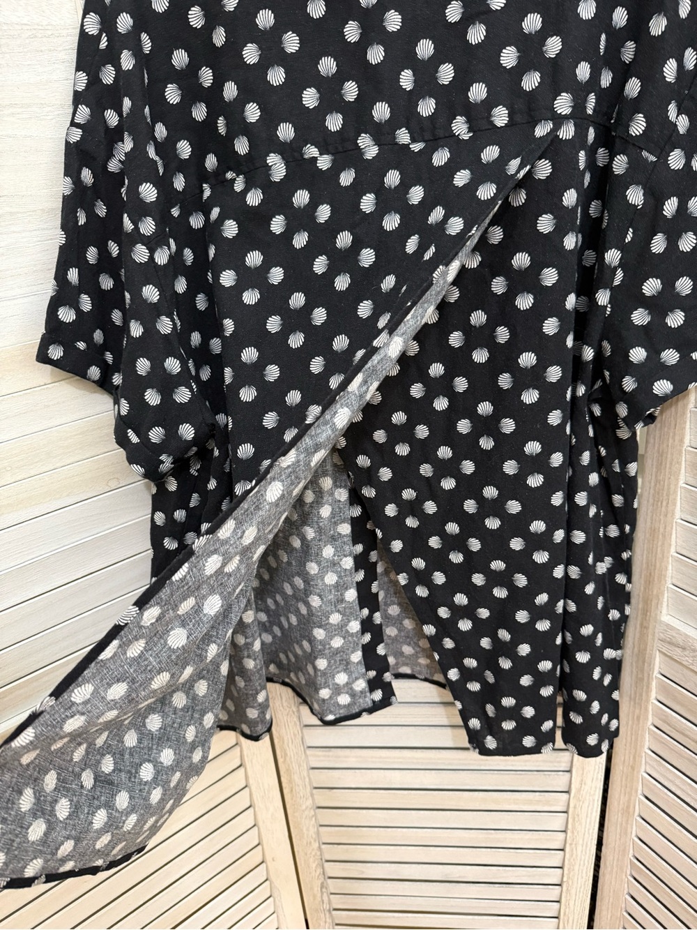 Ava & Viv Black and White Polka Dot Short Sleeve Blouse - Picture 9 of 10